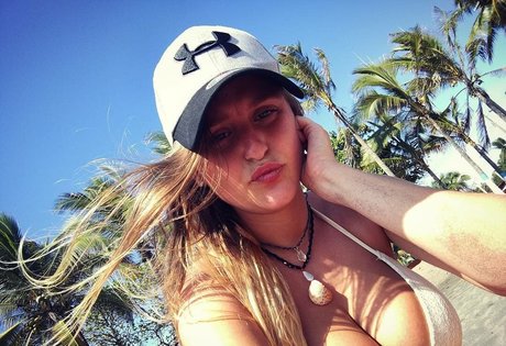 Naakte gelekte OnlyFans-foto van Luan Raviv