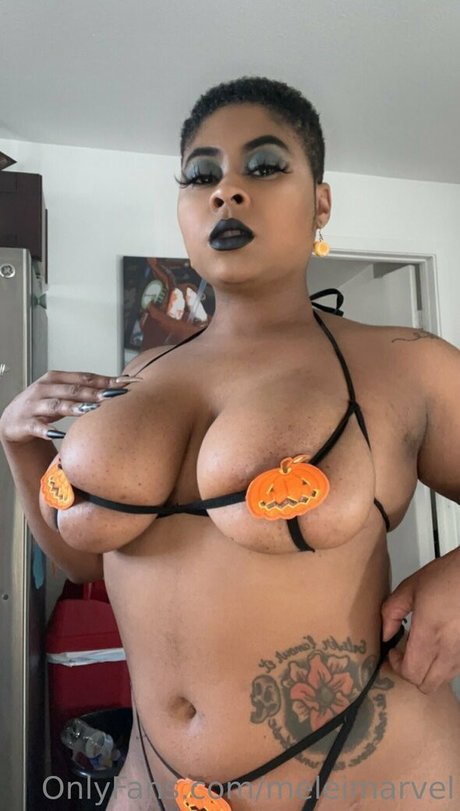 Naakte gelekte OnlyFans-foto van Meleimarvelous