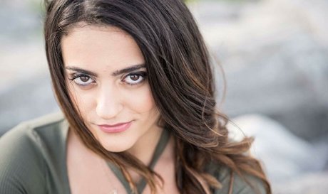 Naakte gelekte OnlyFans-foto van Maria Sharrad