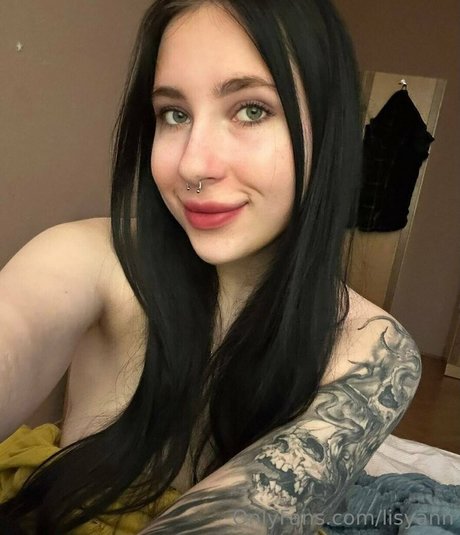 Naakte gelekte OnlyFans-foto van Kiralovely