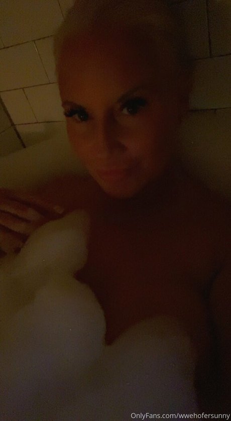 Naakte gelekte OnlyFans-foto van Tammy Sunny Sytch