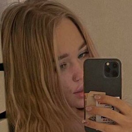 Naakte gelekte OnlyFans-foto van Sweetshery