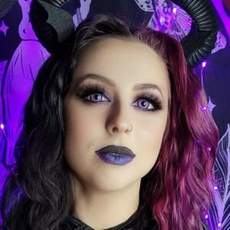 Naakte gelekte OnlyFans-foto van Darkreifree