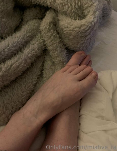 Naakte gelekte OnlyFans-foto van Miahvera