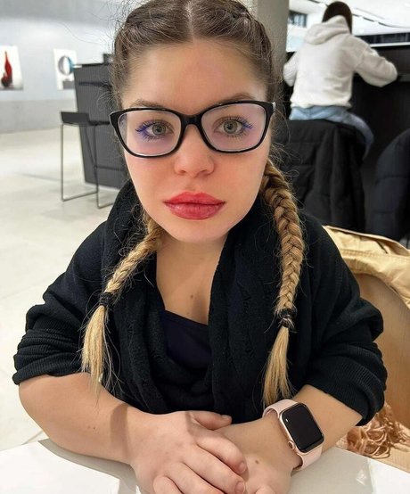 Naakte gelekte OnlyFans-foto van Powerpuffdoll