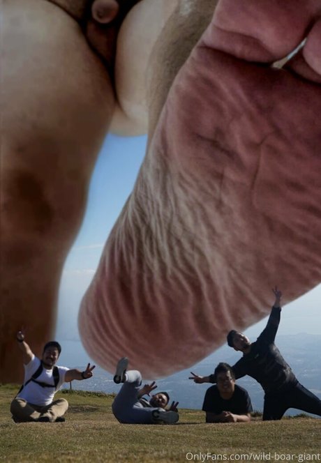 Naakte gelekte OnlyFans-foto van Wildboargiant