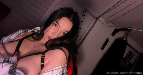 Naakte gelekte OnlyFans-foto van Newmeggy