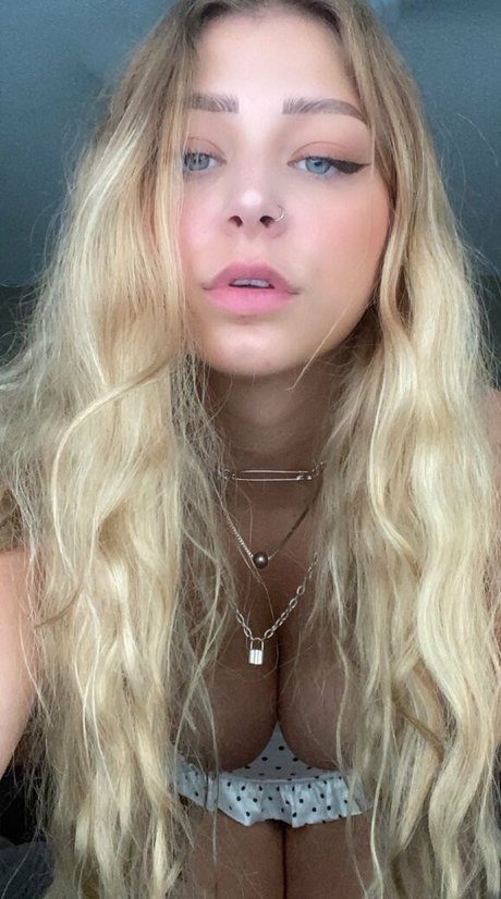 Naakte gelekte OnlyFans-foto van Itsjadeblack