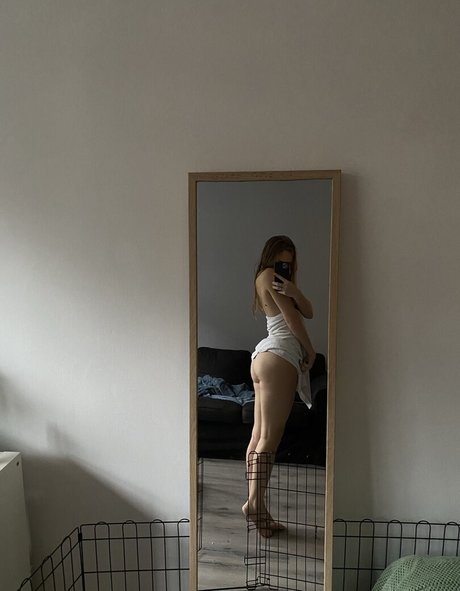 Naakte gelekte OnlyFans-foto van Lilijasmijn