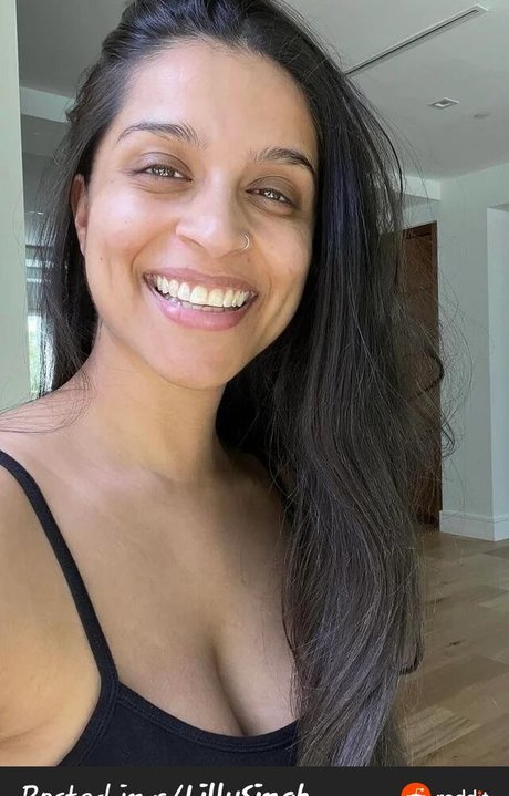 Naakte gelekte OnlyFans-foto van Lilly Singh