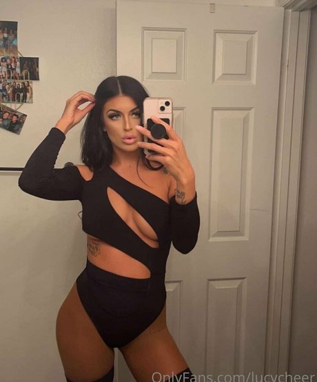 Naakte gelekte OnlyFans-foto van Lucymomma