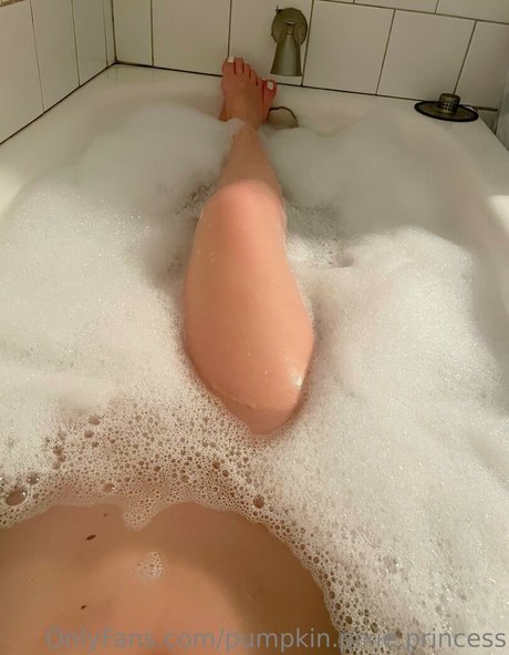 Naakte gelekte OnlyFans-foto van Pumpkin