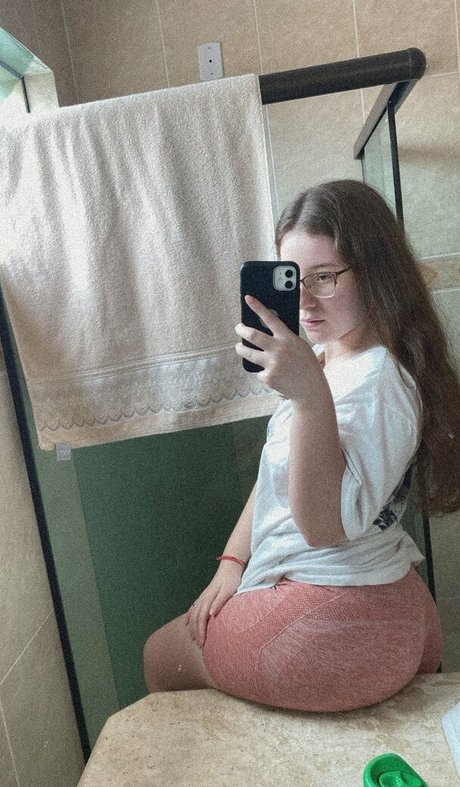 Naakte gelekte OnlyFans-foto van Julihcsgo