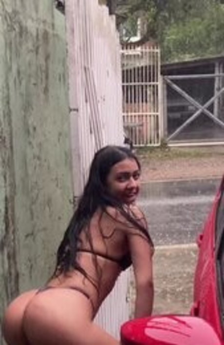 Naakte gelekte OnlyFans-foto van Bruna Iorc