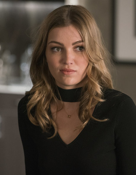 Naakte gelekte OnlyFans-foto van Lili Simmons