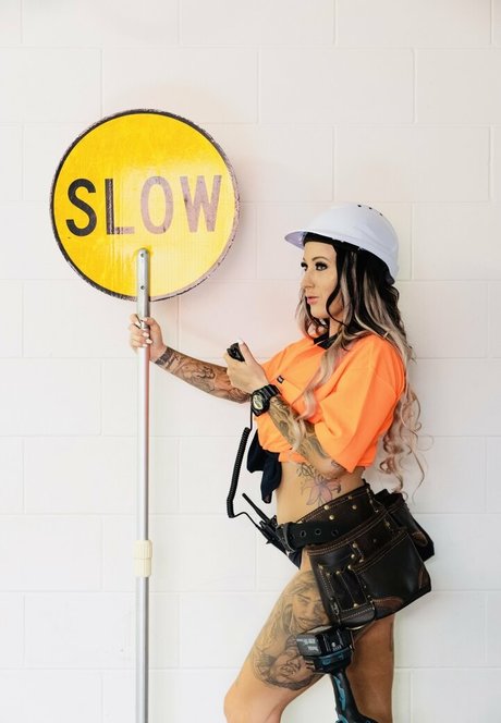 Naakte gelekte OnlyFans-foto van Sizzorsister