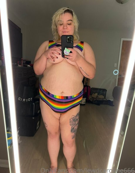 Naakte gelekte OnlyFans-foto van Bugpussy666