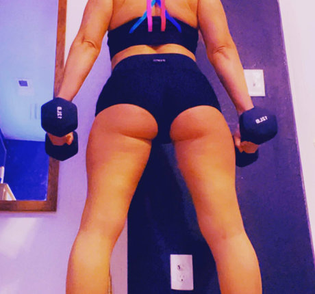 Naakte gelekte OnlyFans-foto van Jjandfriends