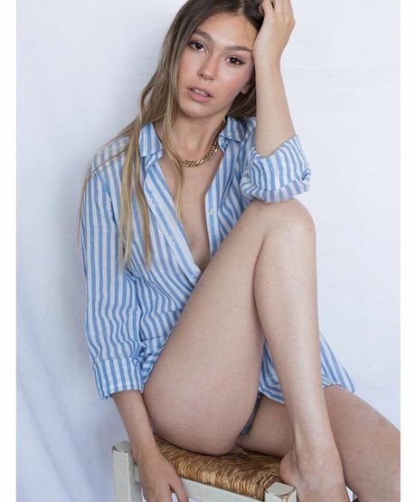 Naakte gelekte OnlyFans-foto van Aya Gutman