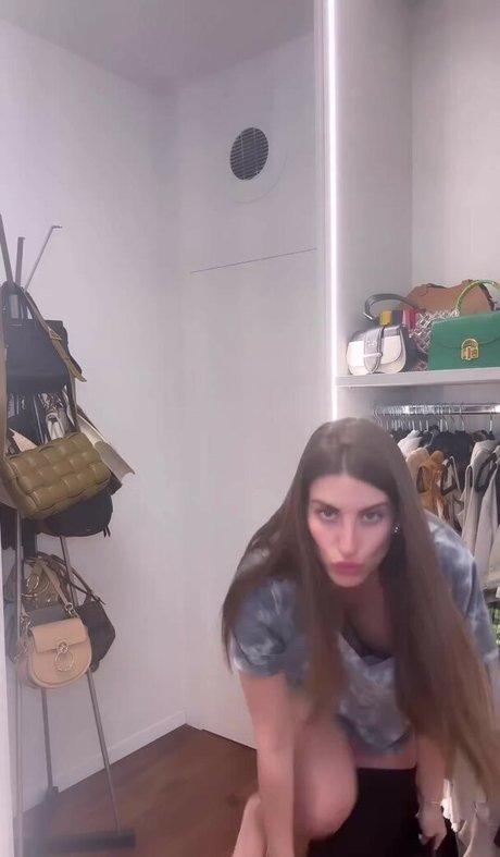 Naakte gelekte OnlyFans-foto van Dana Zarmon