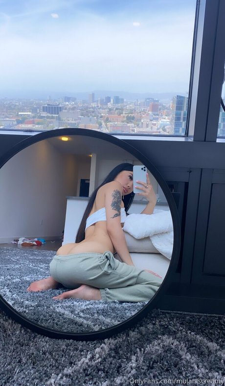 Naakte gelekte OnlyFans-foto van Wetaja
