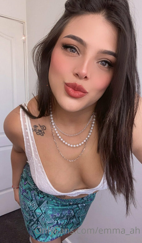 Naakte gelekte OnlyFans-foto van Emmaah