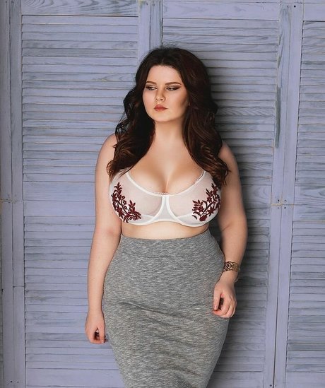 Naakte gelekte OnlyFans-foto van Anna Bernadi