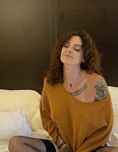Naakte gelekte OnlyFans-foto van Cleoalexandria