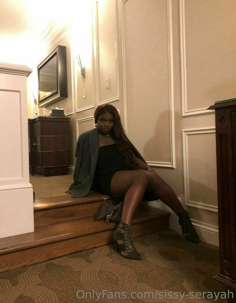 Naakte gelekte OnlyFans-foto van Sissyserayah