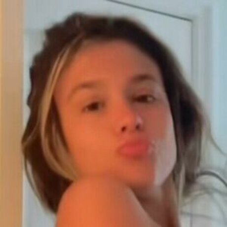 Naakte gelekte OnlyFans-foto van Isabella Meccia
