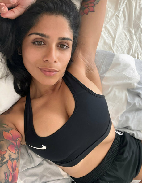 Mistresssophiasahara