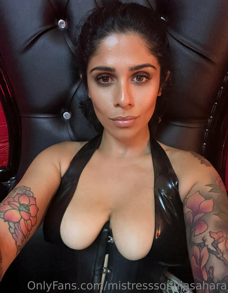Naakte gelekte OnlyFans-foto van Mistresssophiasahara