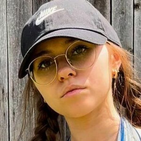 Naakte gelekte OnlyFans-foto van Anna Kauer