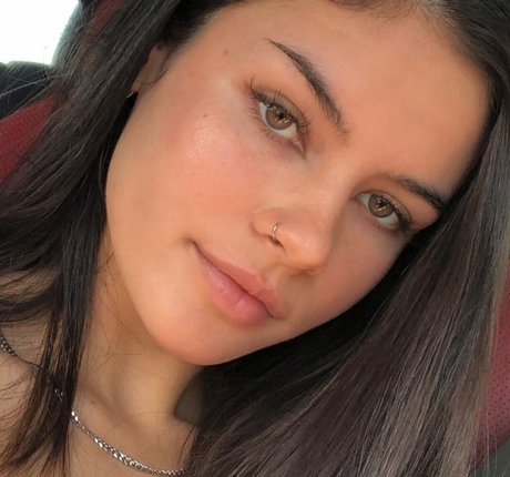 Naakte gelekte OnlyFans-foto van Jalynn Irwin