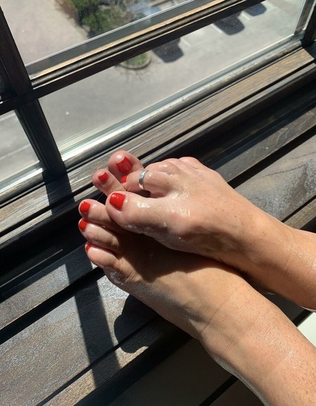Naakte gelekte OnlyFans-foto van Madame Elise