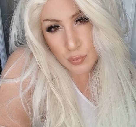 Naakte gelekte OnlyFans-foto van Brooke Spearz