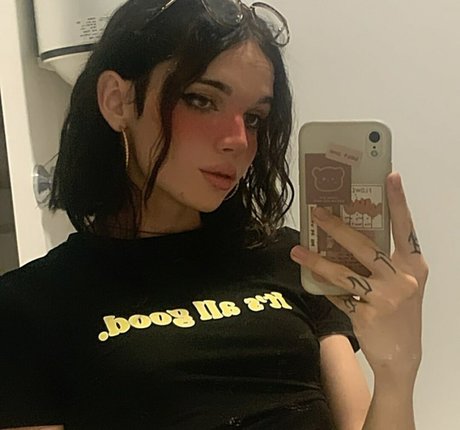 Naakte gelekte OnlyFans-foto van Angelemhr