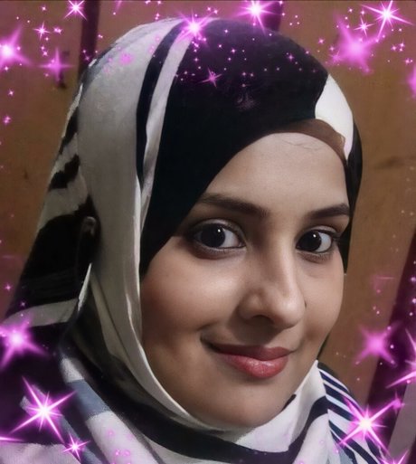 Naakte gelekte OnlyFans-foto van Ghazala Faisal