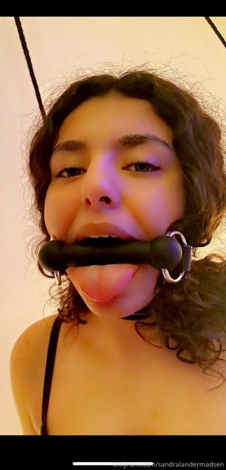 Naakte gelekte OnlyFans-foto van Sandra Madsen