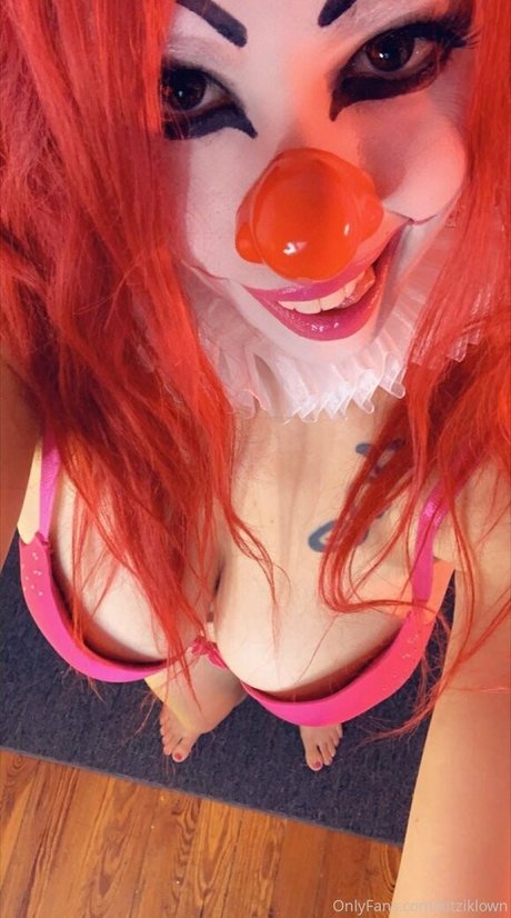 Naakte gelekte OnlyFans-foto van Kitziklown