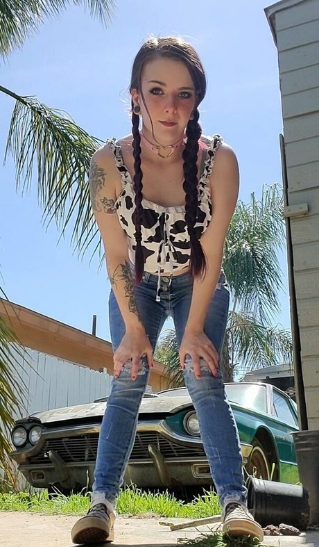 Naakte gelekte OnlyFans-foto van Lilydarkofree