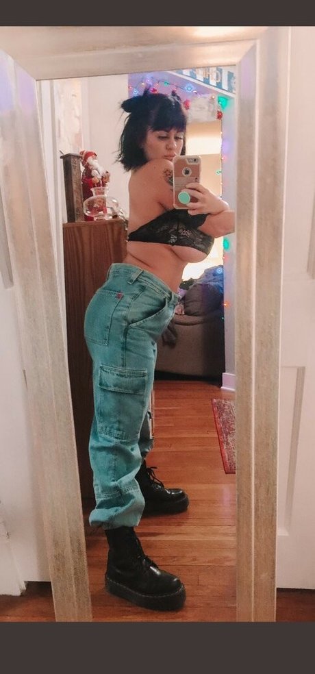 Naakte gelekte OnlyFans-foto van Succulentmami80