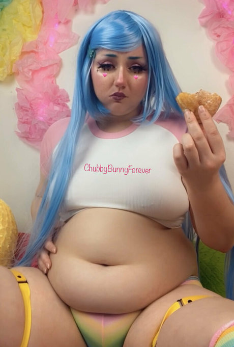 Naakte gelekte OnlyFans-foto van Freebigbunnybelly