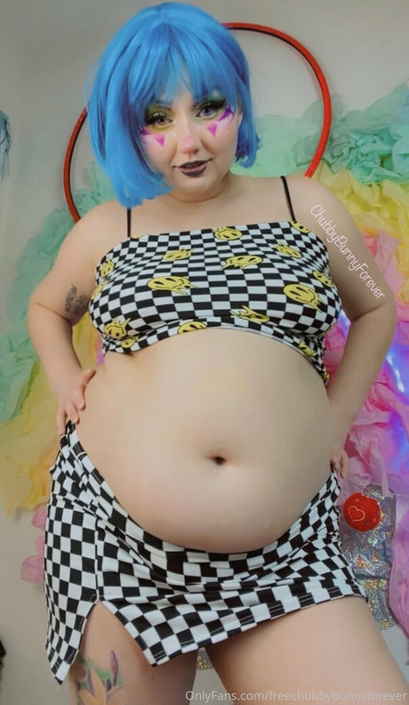 Naakte gelekte OnlyFans-foto van Freebigbunnybelly