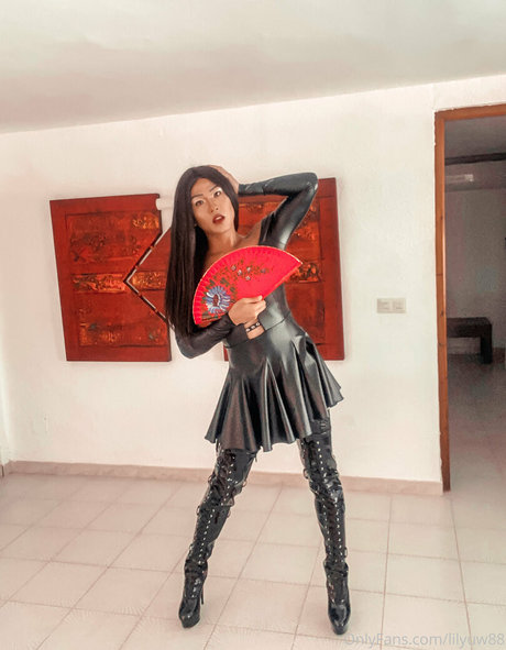 Naakte gelekte OnlyFans-foto van Lilyuw88