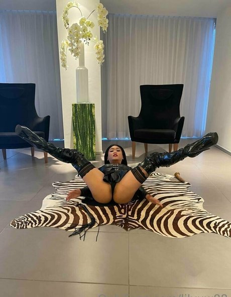 Naakte gelekte OnlyFans-foto van Lilyuw88