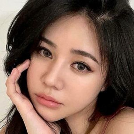 Naakte gelekte OnlyFans-foto van Bunniejin