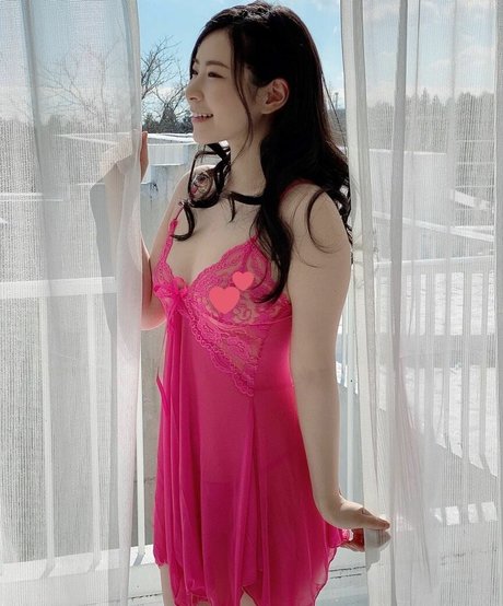 Naakte gelekte OnlyFans-foto van Ena Satsuki