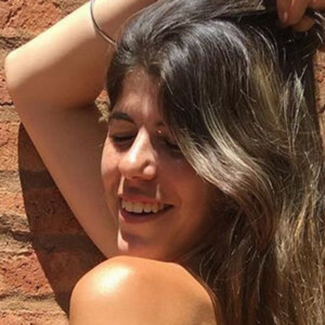 Naakte gelekte OnlyFans-foto van Sofia Manino