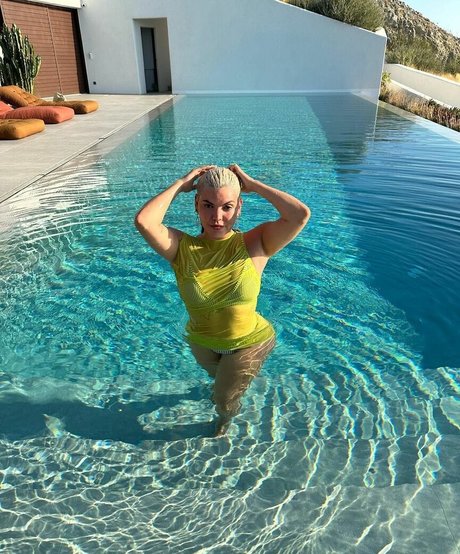 Naakte gelekte OnlyFans-foto van Duda Beat
